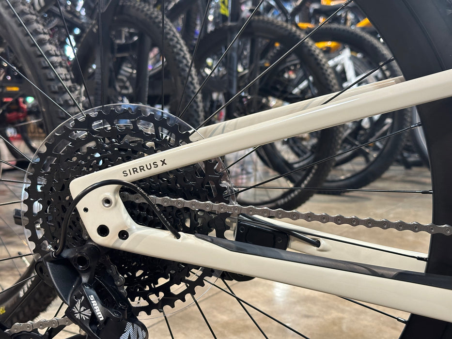 Specialized Sirrus X 5.0 -  Gloss White Mountains / Gunmetal / Satin White Mtns Reflective